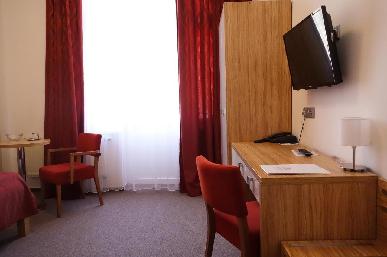 Astoria Hotel